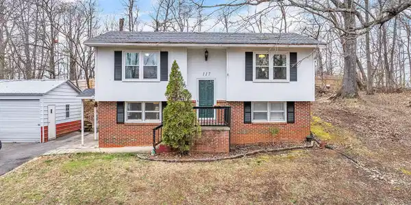 117 Roosevelt Ave
