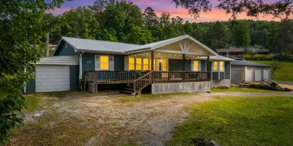 117 Lakeside Drive