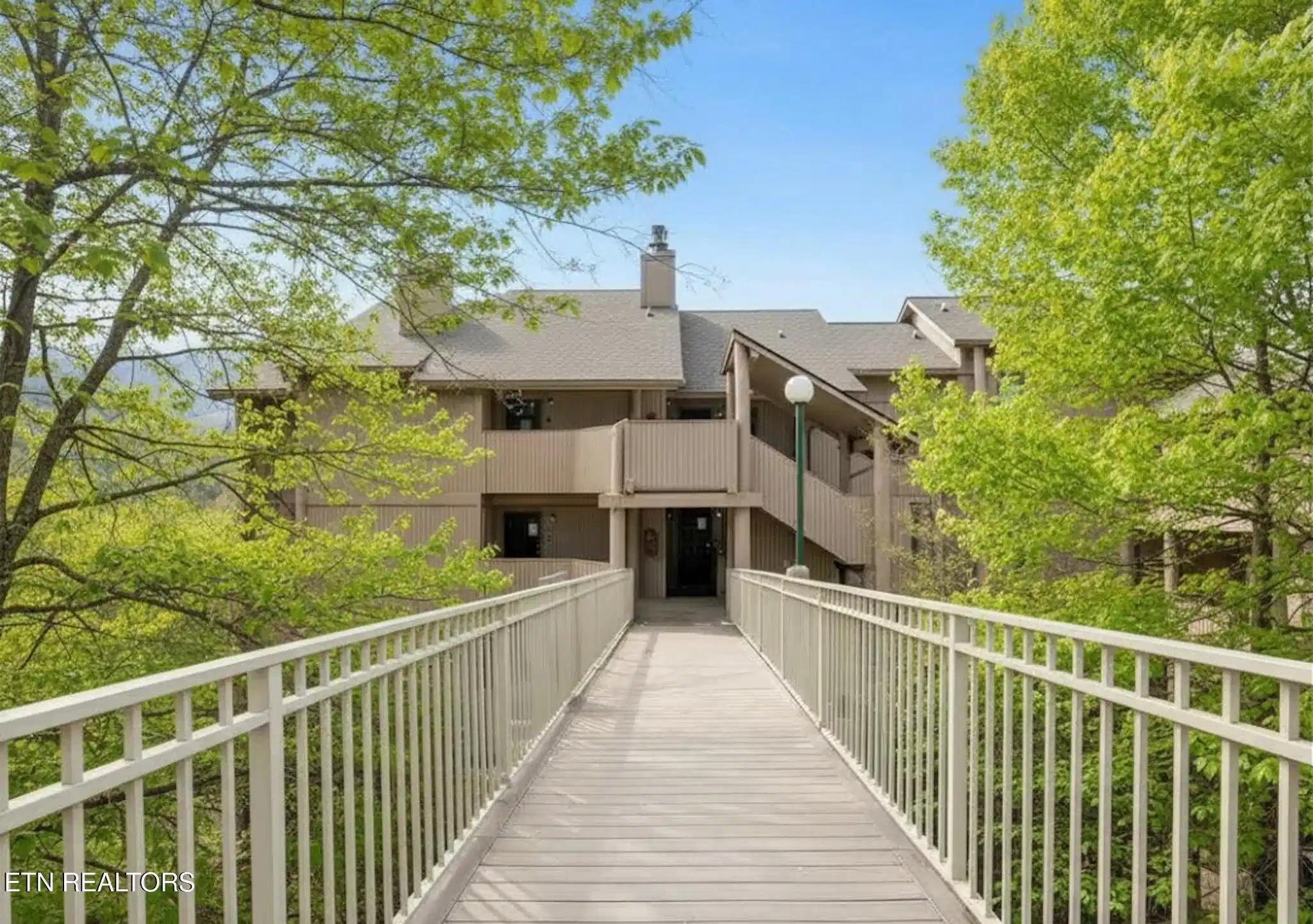 Image 1: FRONT OF BUILDING B202