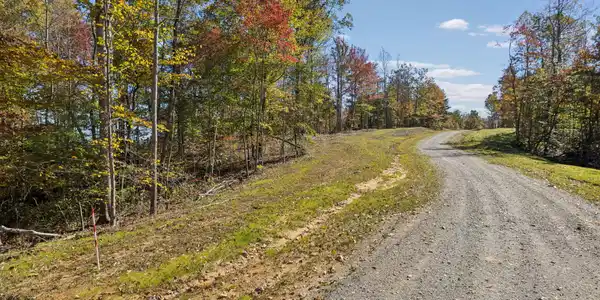 Image 4: 2-Sheep Ranch Rd 002