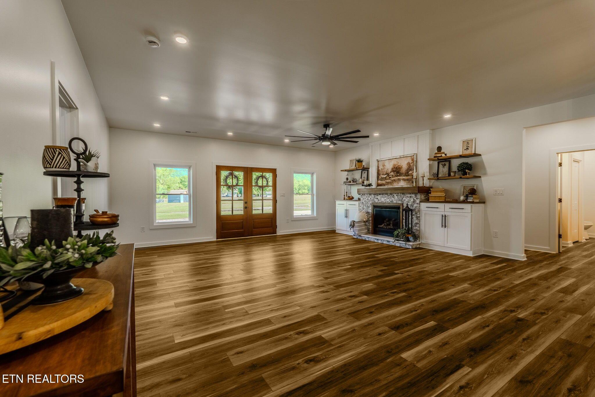 Image 4: 42-web-or-mls-_DSC1511-HDR