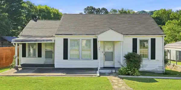 301 W Main St