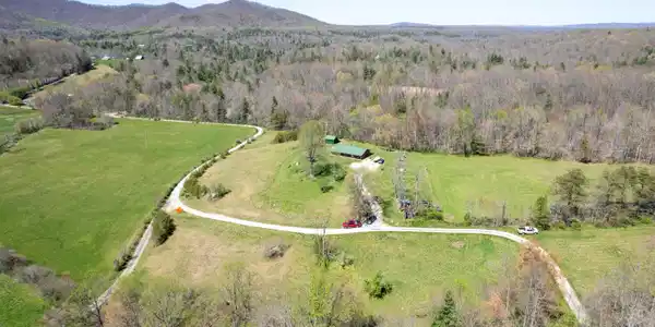 Image 4: 181 Mullins Ln-31
