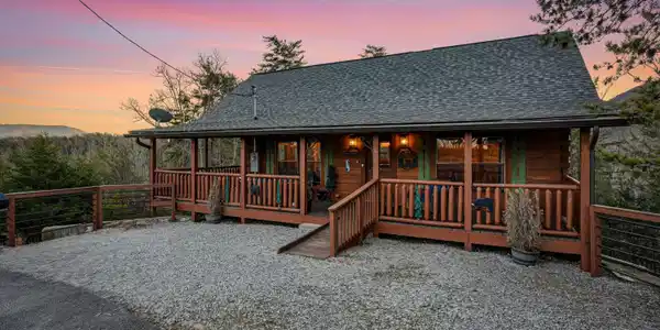 1713 Bear View Rd