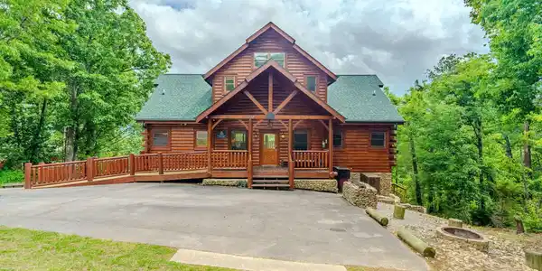 2724 Cats Paw Lane