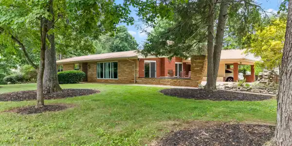 1022 Peterson Lane