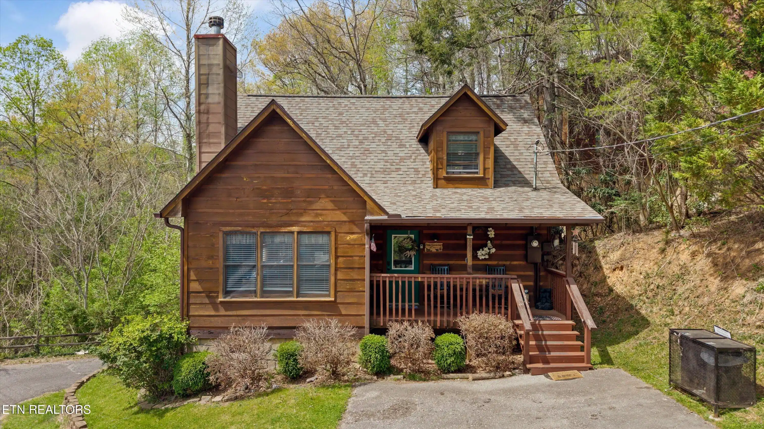Image 1: 01-309 Elk Cove Wy 02