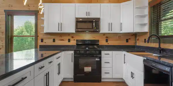 Image 4: 3262 Pine Peak Way08