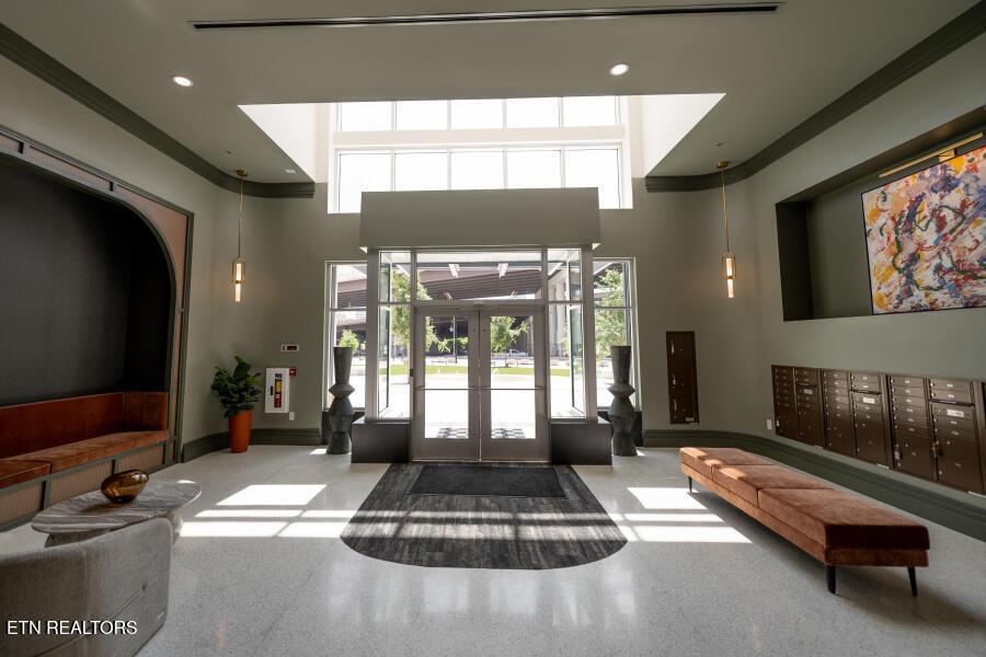 Image 3: Lobby