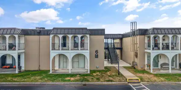 5709 Lyons View Pike