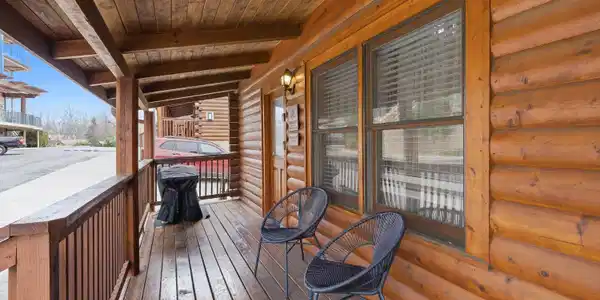 Image 4: 04-423 Big Bear Way-4