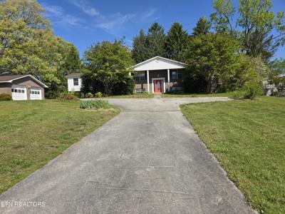 3602 Holland Tr