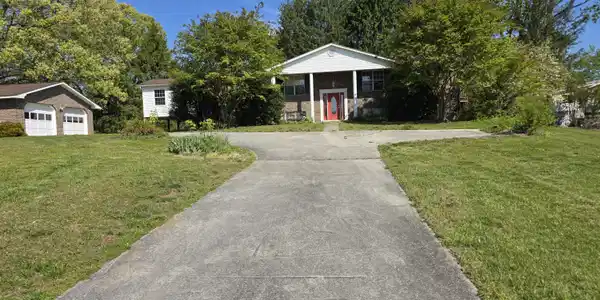 3602 Holland Tr