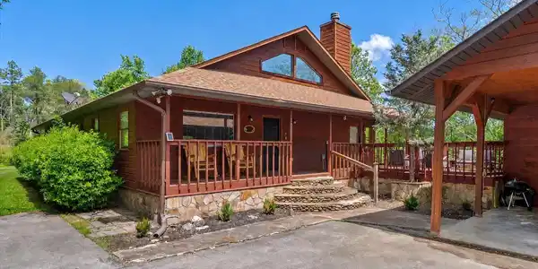 1463 Red Cedar Lane