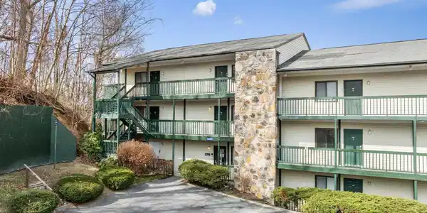 1102 Ski View Drive