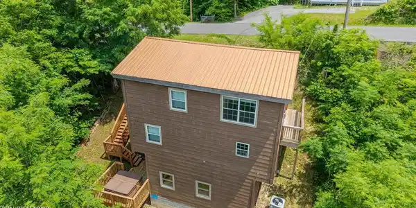 Image 3: 625 Pinecrest (9)