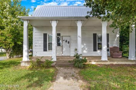 230 Pennsylvania Avenue