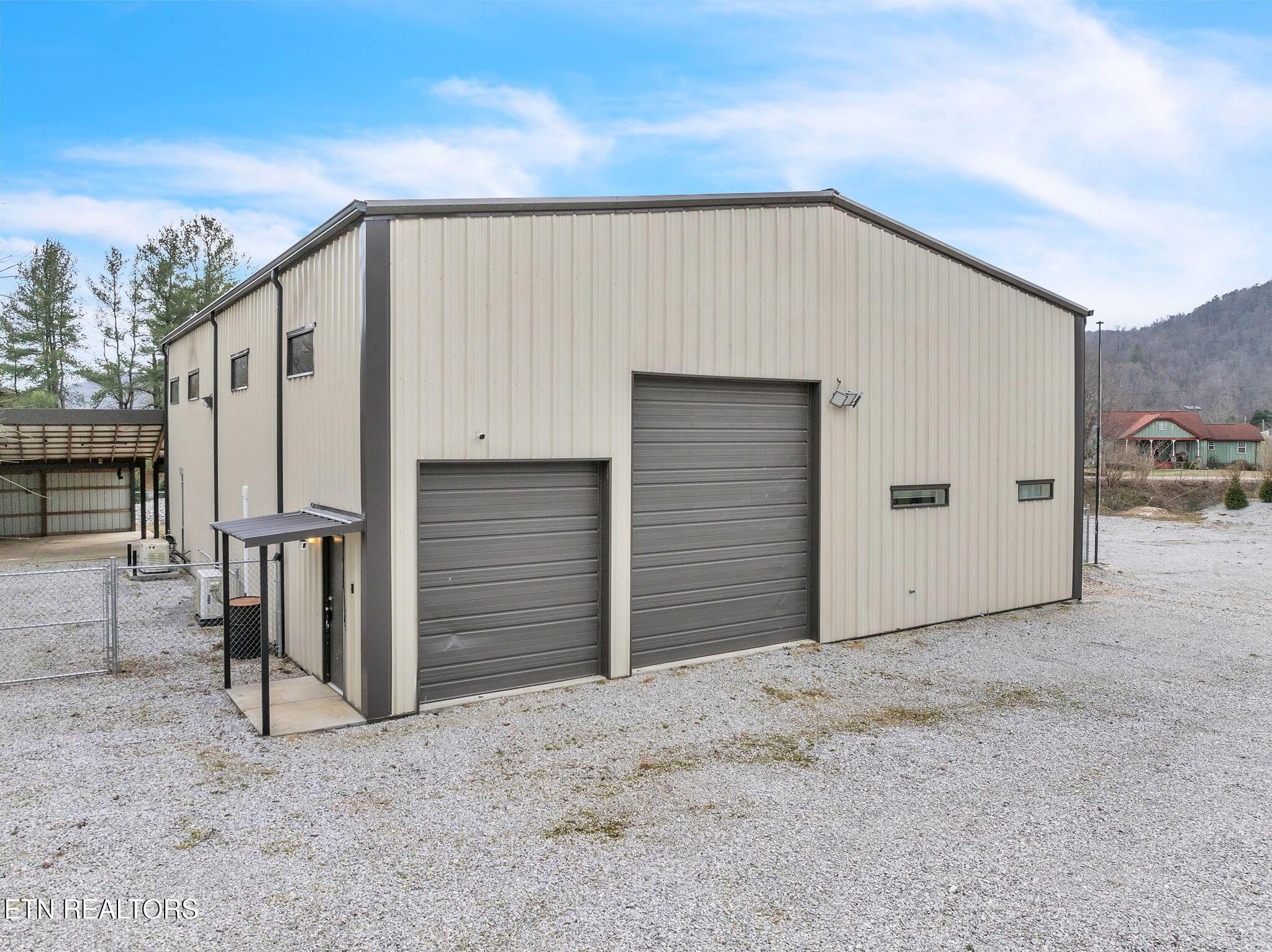 Image 2: 8-web-or-mls-6-web-or-mls-1988 Winona-18