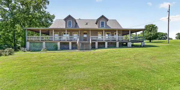 Image 2: 147 Bradbury Lane