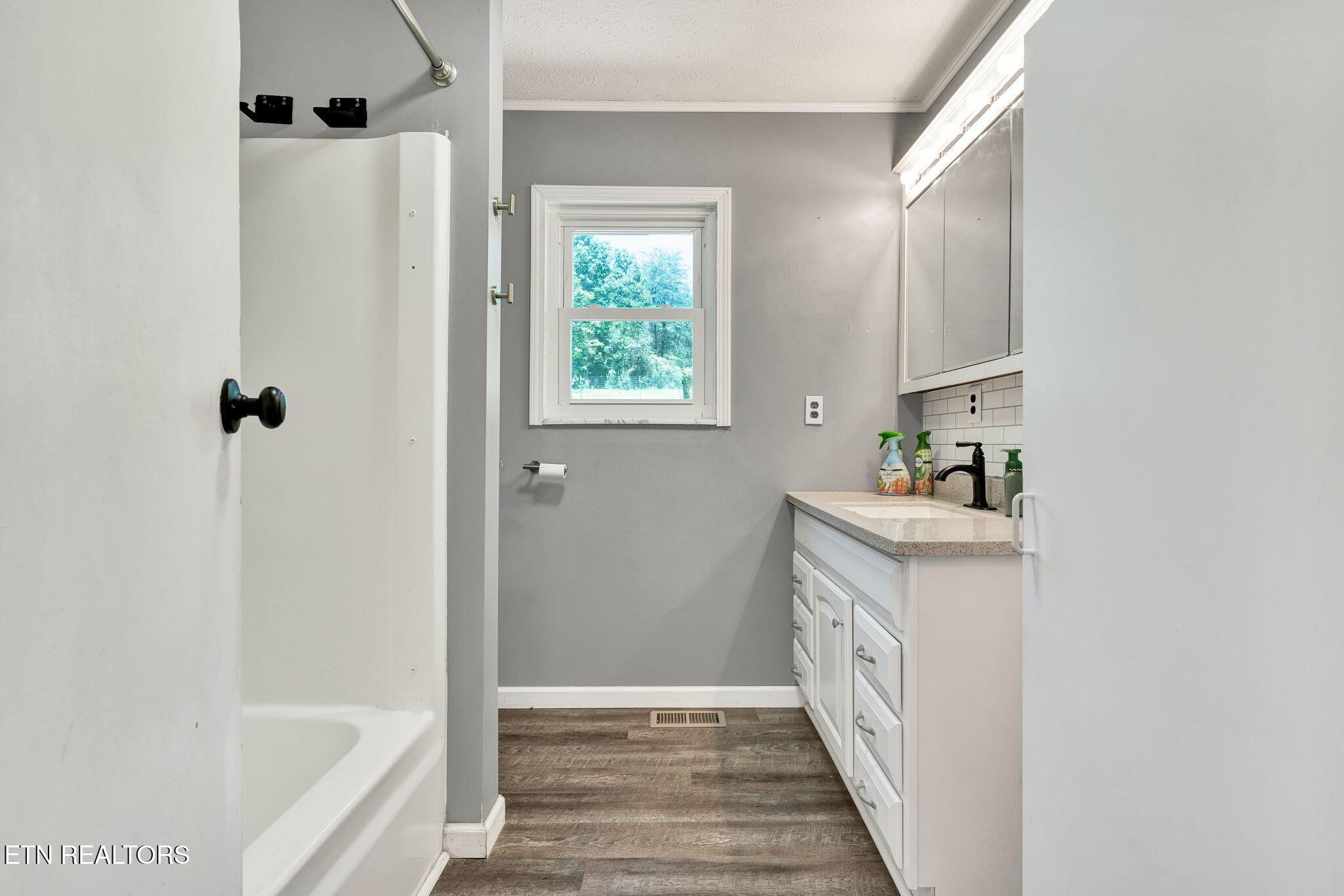 Image 3: 15-web-or-mls-DSC04890
