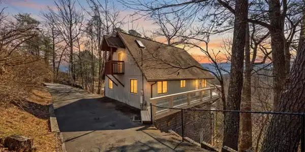 1037 Ski View Drive