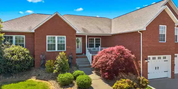Image 3: 043-683PrivetDrive-Dandridge-TN-37725-SM