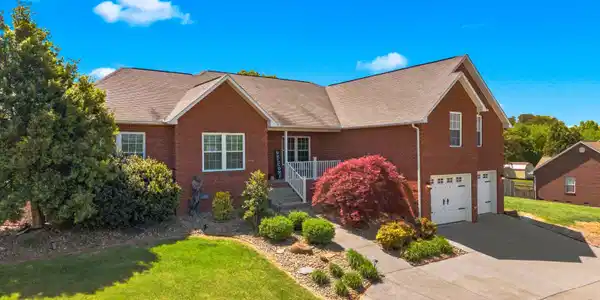Image 4: 002-683PrivetDrive-Dandridge-TN-37725-SM
