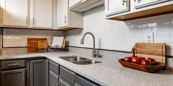 Image 4: Quartz countertops