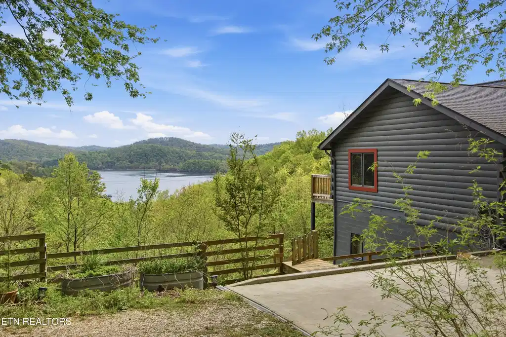 Image 1: Norris Lake Main House
