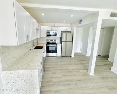 5709 Lyons View Pike