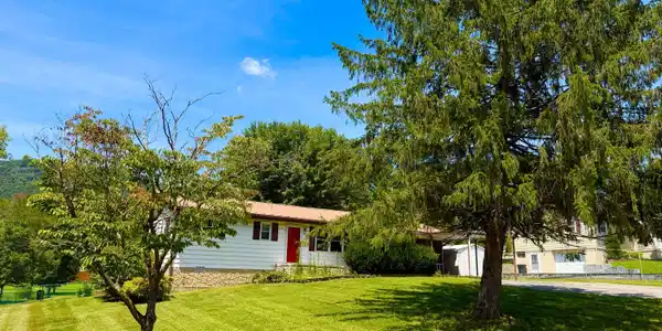 130 Griffith Lane