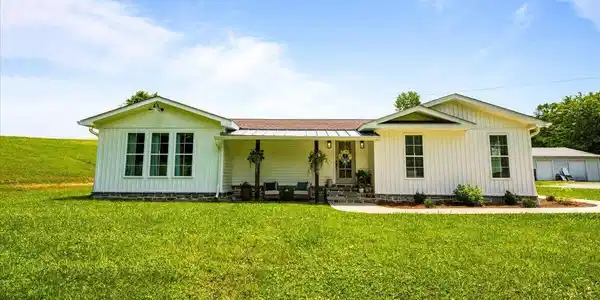 211 Pump Hollow Rd