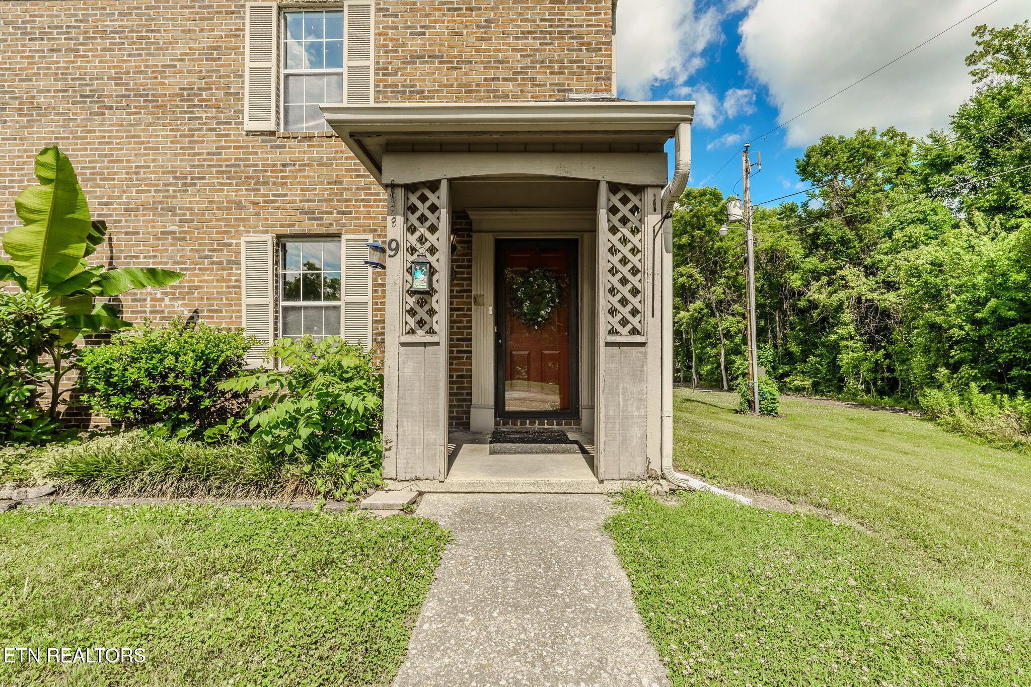 Image 4: 17-web-or-mls-_DSC3978-HDR