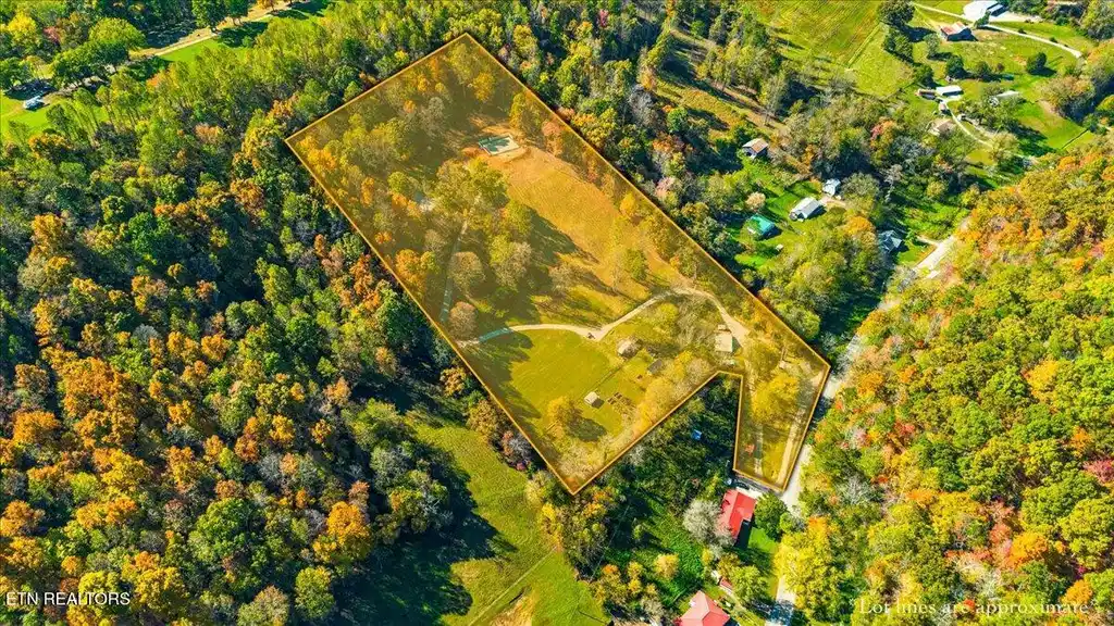 Image 1: cedar-creek-cleared-acreage-overview