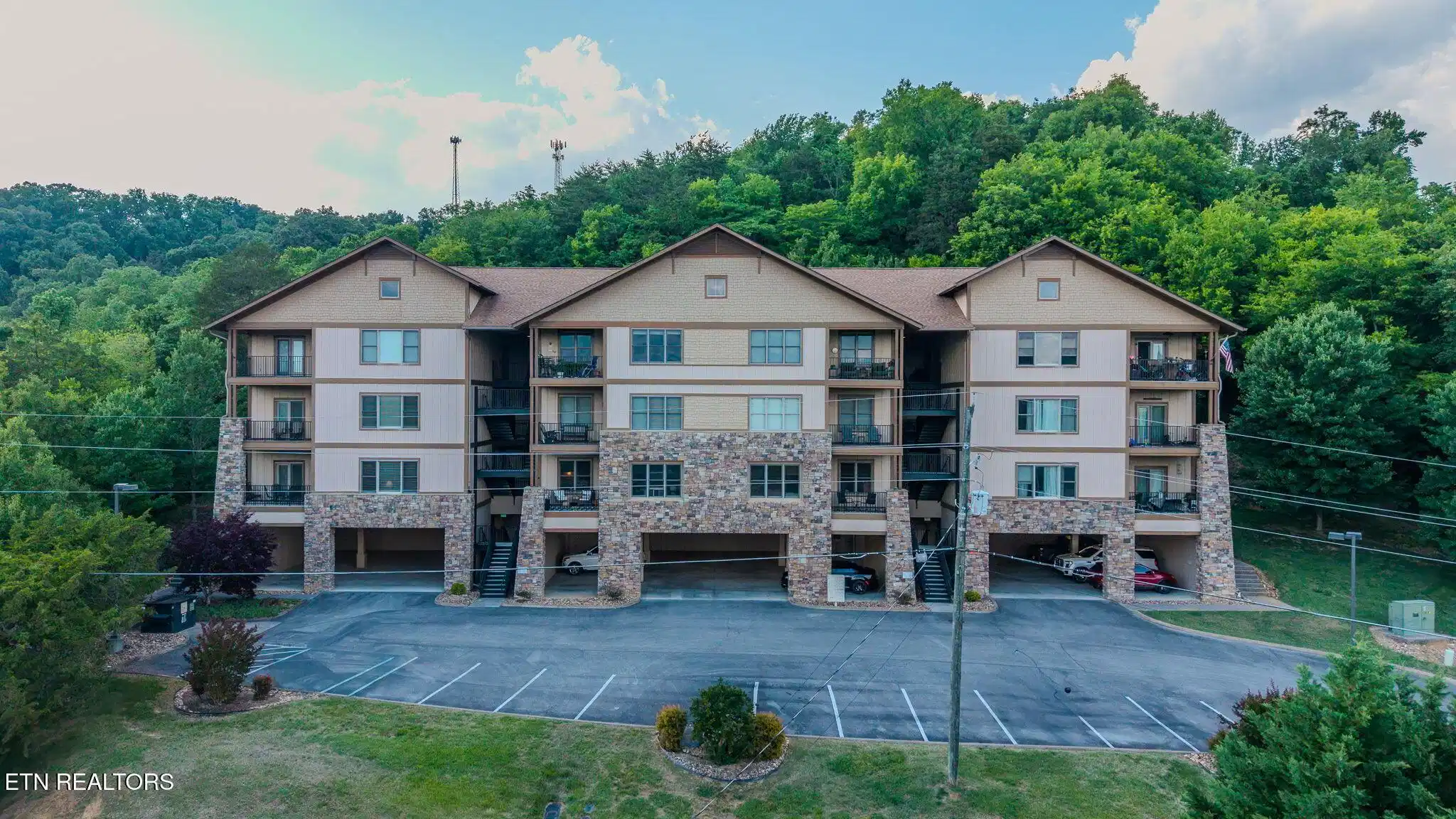 Image 1: 26-web-or-mls-DJI_20260513183324_0243_D