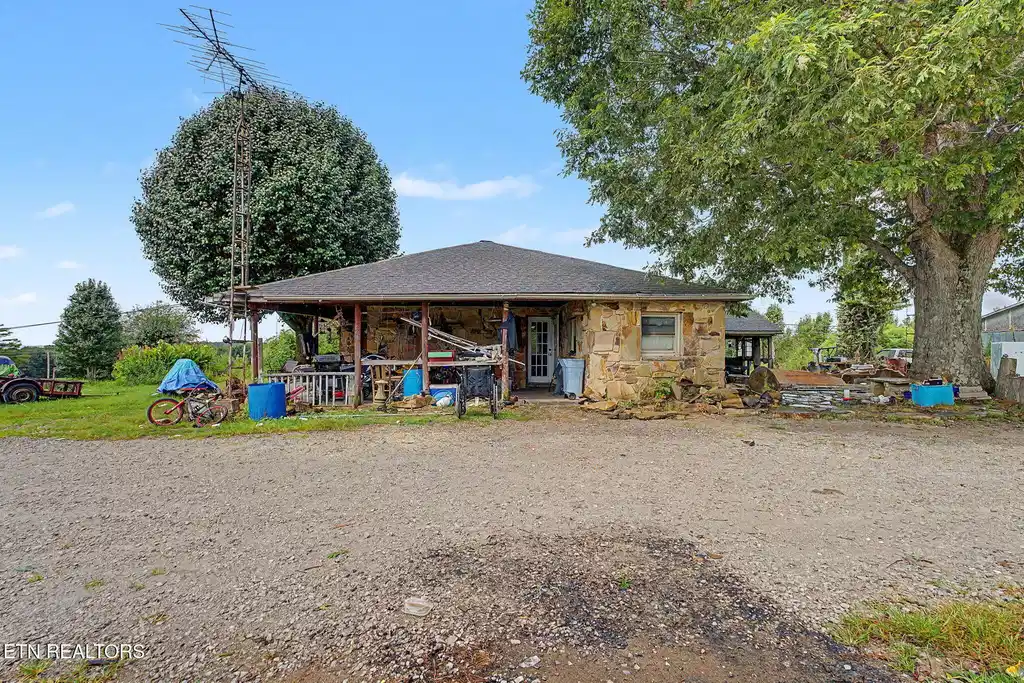 Image 1: 7-web-or-mls-1368-taylors-chapel-rd