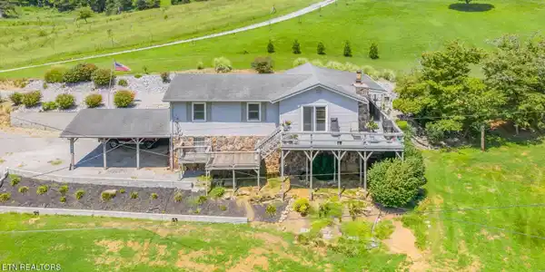 3091 Dutch Valley Rd