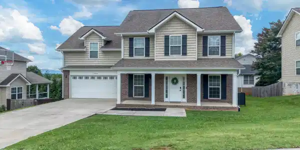 1004 Brooklyn Lane