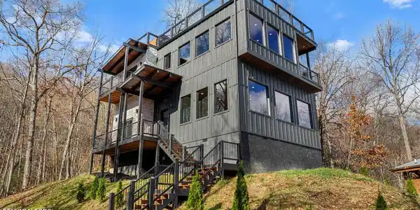 1211 Big Oak Court