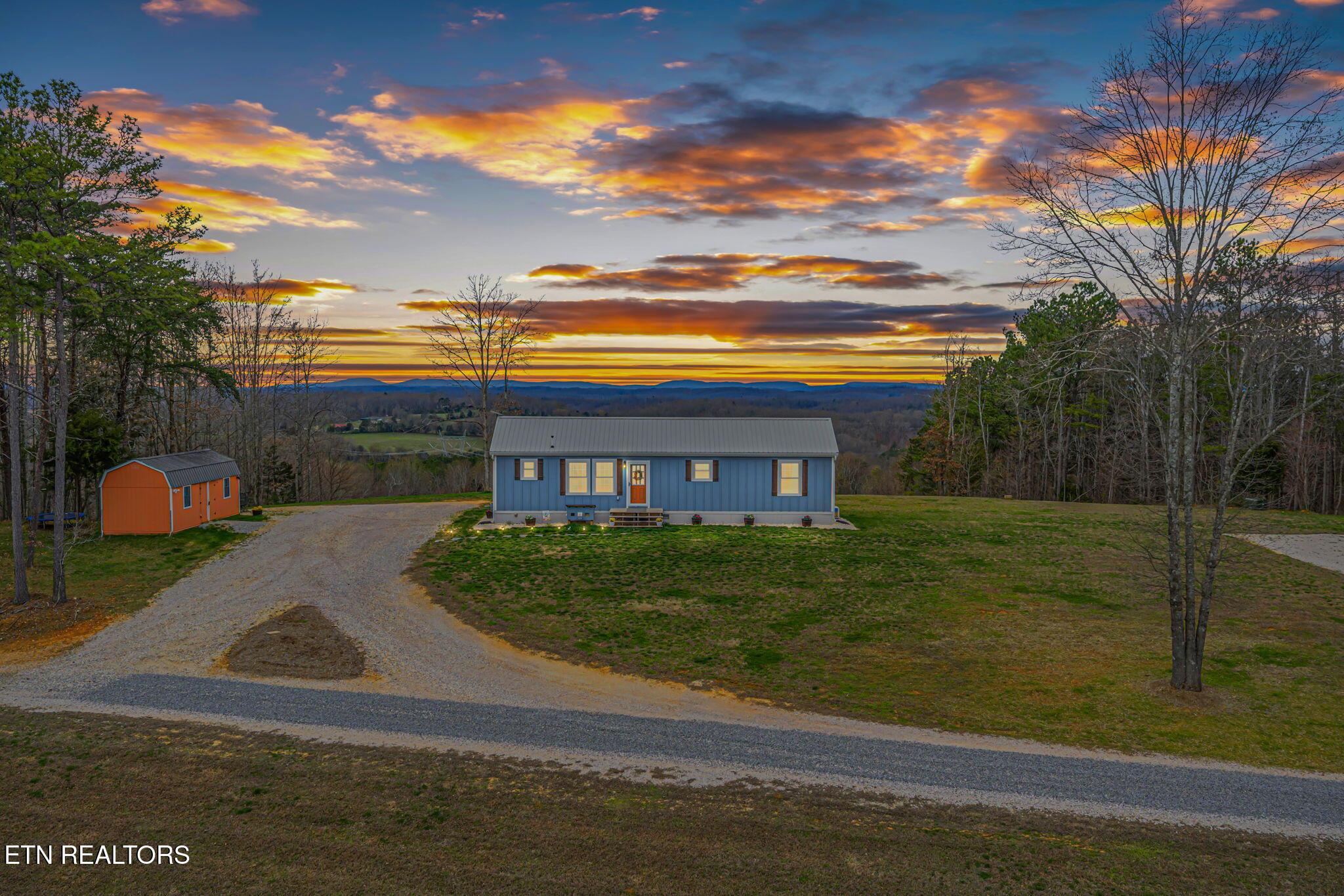 Image 4: 1-web-or-mls-3493 Foshee Twilight