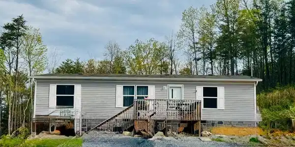 1352 Splashaway Rd