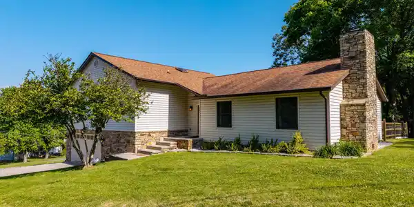 401 Edgewood Tr