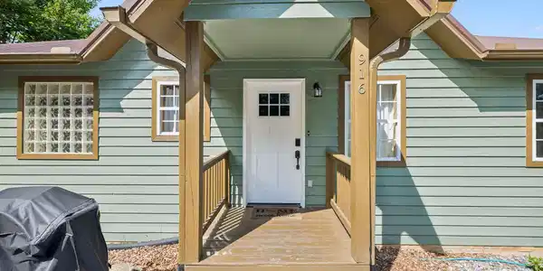 Image 4: 4-916 Hideaway Hills Cir - 001