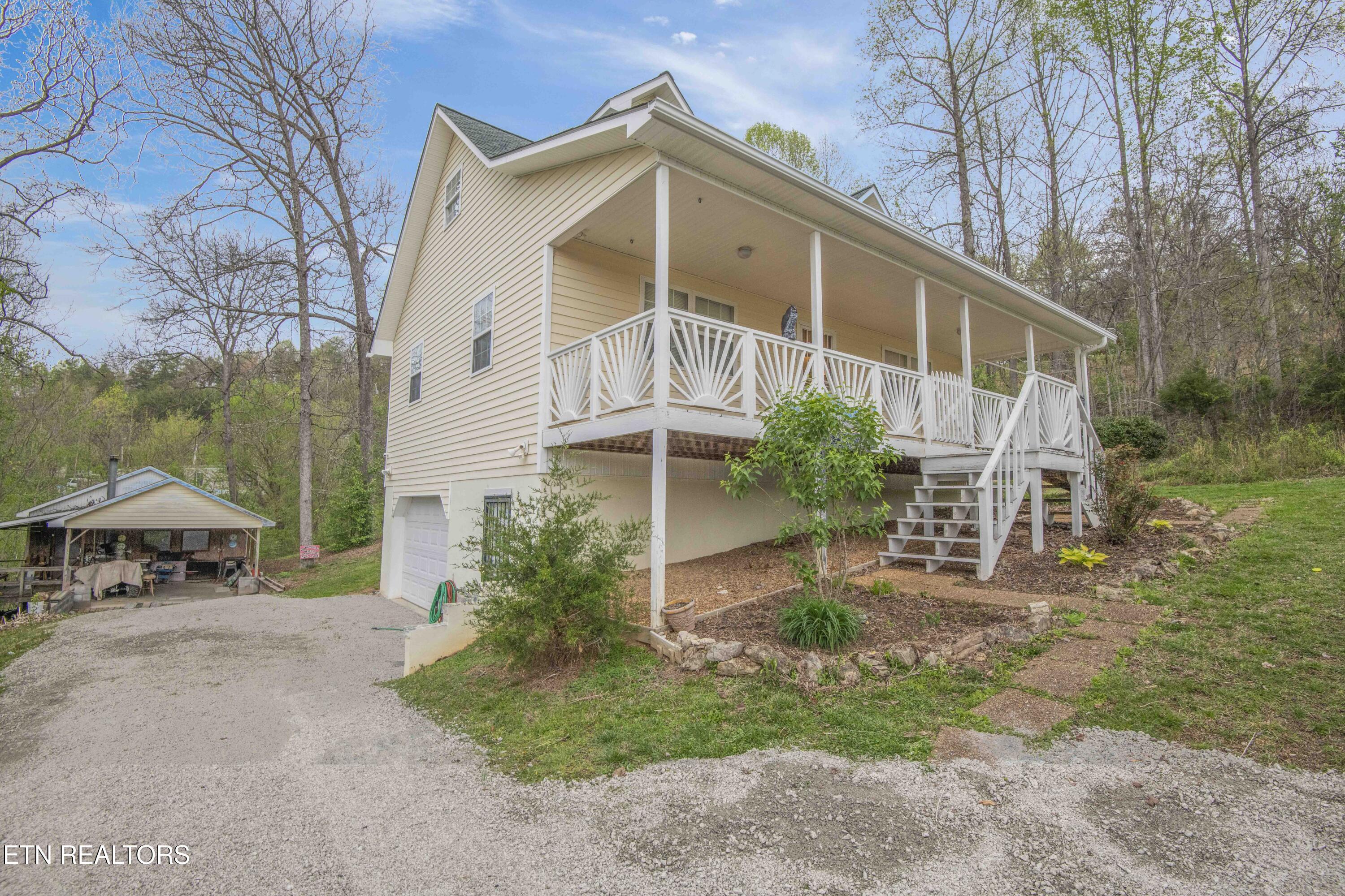 Image 3: exterior_1