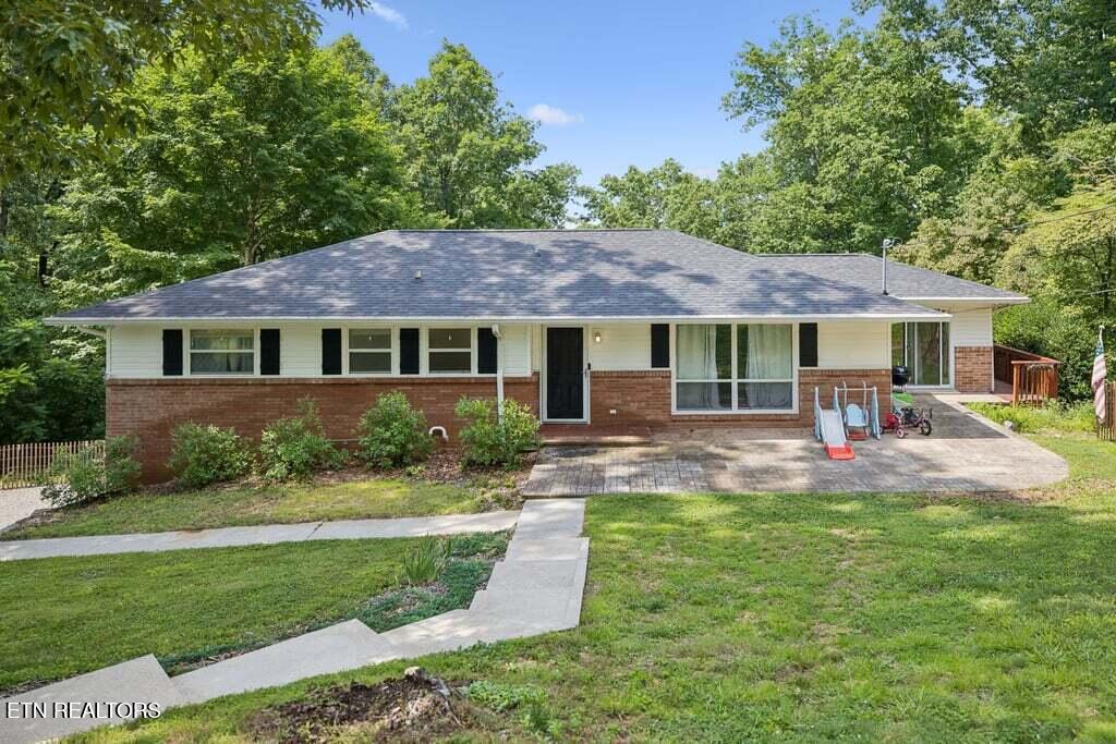 Image 2: 2-103 Morgan Rd - 002