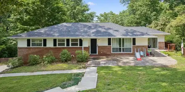 Image 2: 2-103 Morgan Rd - 002
