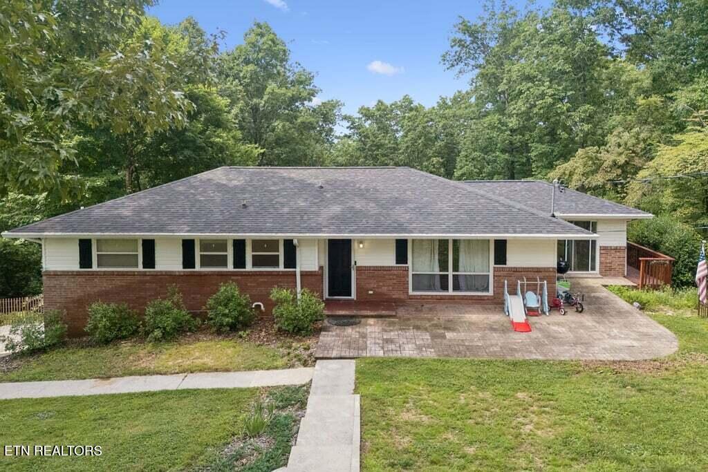 Image 3: 41-103 Morgan Rd - 041