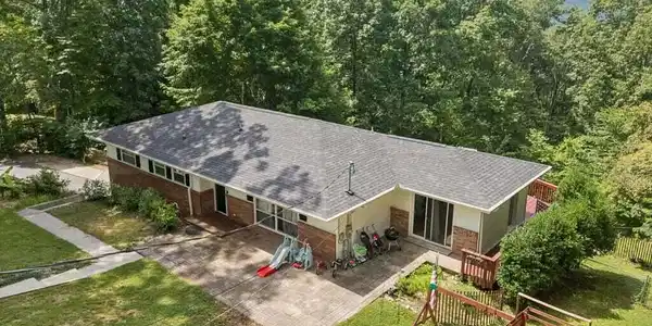 Image 4: 40-103 Morgan Rd - 040