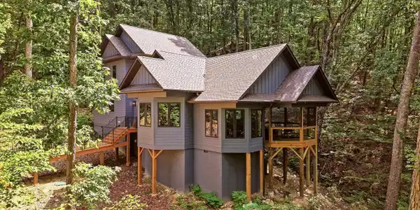 Image 3: Front