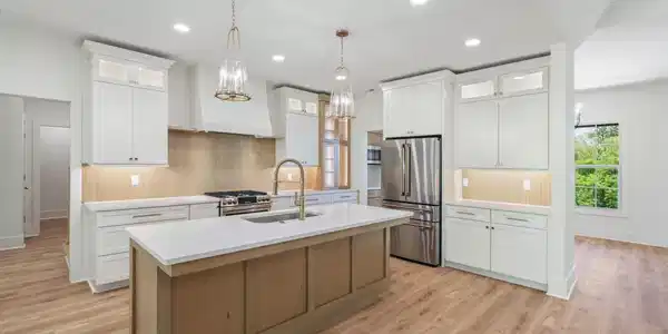 Image 4: 18-web-or-mls-1211 Herbert Drive-22